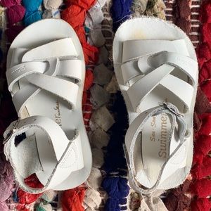 Sun-San Swimmer Sandal Size 6